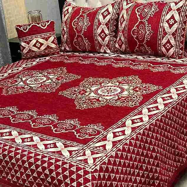 Luxury 4-Piece Velvet Jacquard Bedsheet